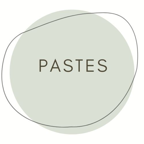 Colourful pigments in paste form