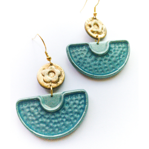 The Just Bezels CaBezel jewelry molds are perfect for beginner clay jewelry makers. 